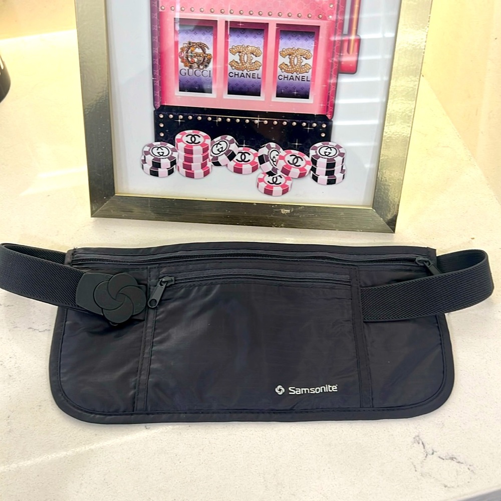 Samsonite Fanny Pack Under Garmet Wallet Id Holder Wallet EUC dark gray